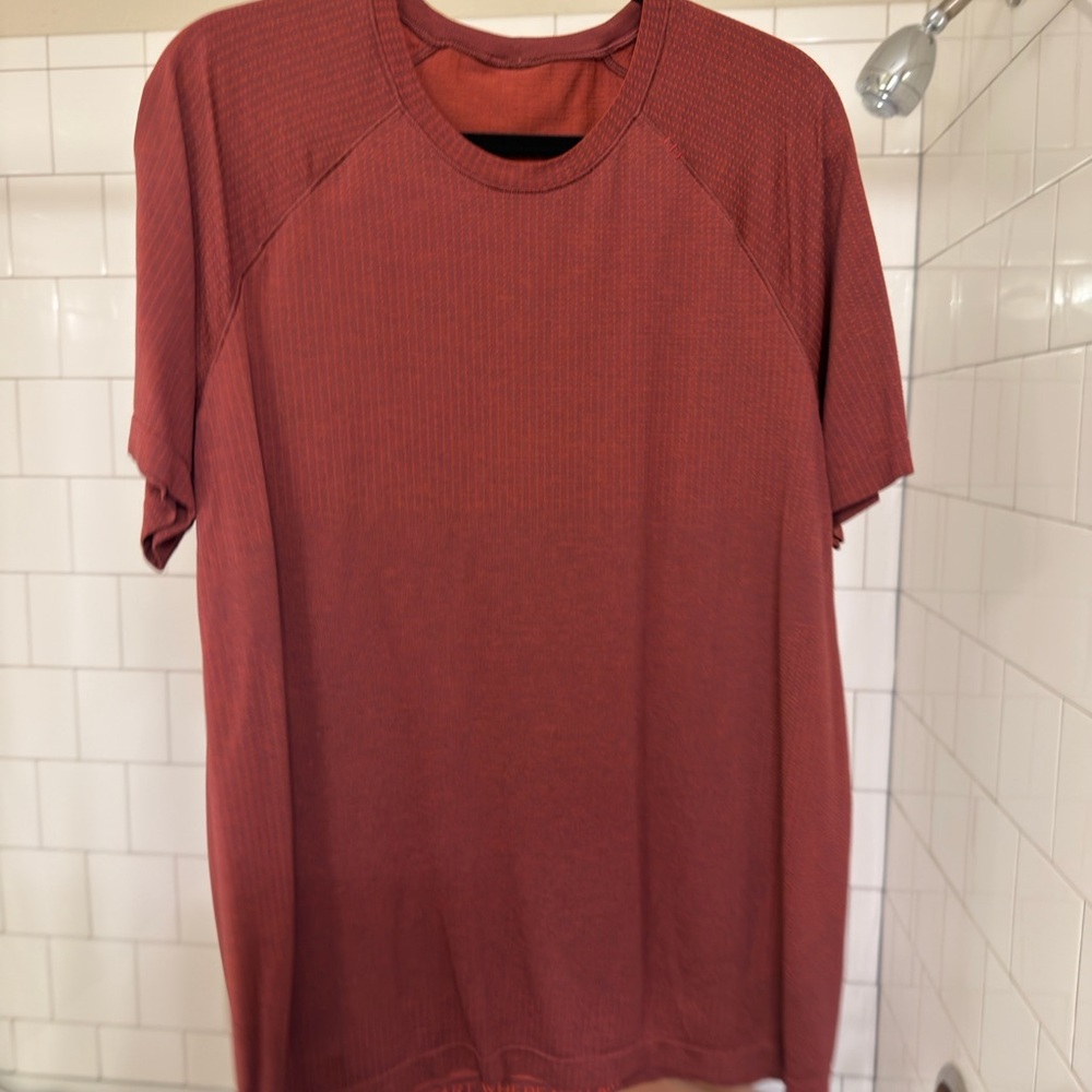lululemon athletica Red Metal Vent Tech Shirt, size L